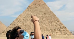 المصريون ينفقون 3 مليارات دولار على السياحة الداخلية وترحيب بتحفيز الطيران