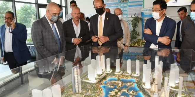 الجزار يكشف التصميمات المقترحة لمنطقة الداون تاون بمدينة العلمين الجديدة
