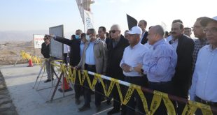 الفريق مهندس كامل الوزير: 1. تنفيذ كافة الأعمال وفقا لقياسات الجودة العالية والالتزام التام بنهوها وفقا للجدول الزمني المحدد 2. ميناء السخنة سيضاهي أحدث الموانئ العالمية، وسيكون أكبر ميناء محوري بالبحر الأحمر يخدم حركة التجارة بين جنوب وشرق آسيا وجنوب وغرب أوروبا وشمال إفريقيا