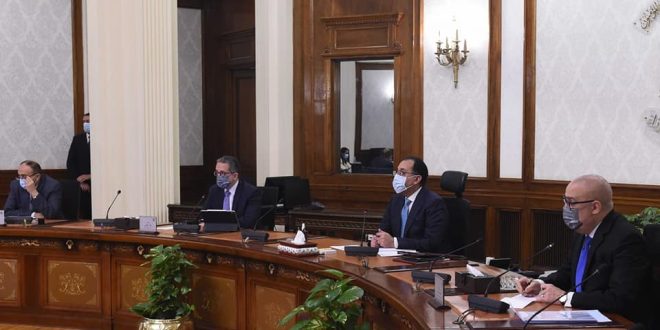 رئيس الوزراء يستعرض عددا من المشروعات السياحية مع مجموعة الداو الاستثمارية