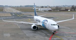 مصر للطيران تتعاقد علي تحويل طائرة بوينج B737-800 إلي أسطول الشحن الجوي