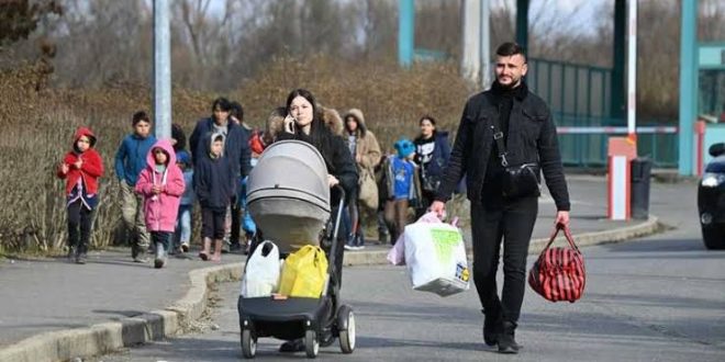 الاتحاد الأوروبي يتعهد بـ 200 مليون يورو لمساعدة النازحين في أوكرانيا