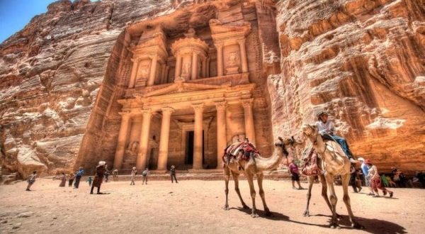 الأردن نجح في استقطاب مليون سائح ويؤكد تسارع معدل التعافي للقطاع السياحي