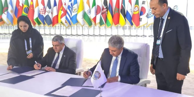 توقيع مذكرة بين المنظمة العربية للسياحة والعالمية لتطوير الشراكة والتنمية