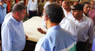 وزير قطاع الأعمال العام يتفقد مصانع شركة طنطا للكتان والزيوت