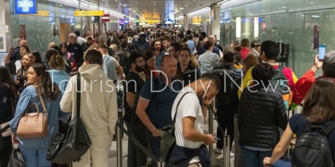 فوضى عارمة في مطارات أوروبا .. تغيير مواعيد وإلغاءات بالجملة وكوارث بالسفر