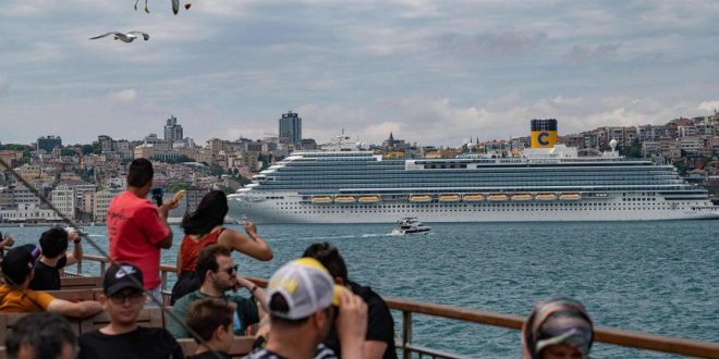 تركيا تراهن على سفن الرحلات السياحية لإنعاش القطاع المتضرر من الإغلاق