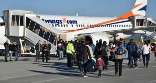 بريطانيون يطالبون شركات الطيران عدم نقل اللاجئين ويرفضون قانون الترحيل