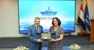 سفراء الاتحاد الأوروبي يتابعون عبور السفن لقناة السويس ومشروعات التنمية