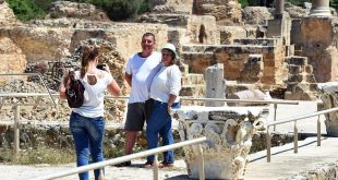 بلحسين يرأس اجتماعاً استعدادا لاستقبال تونس للسياح الجزائريين