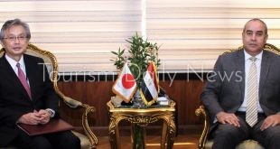 وزير الطيران يبحث مع سفير اليابان بمصر تعزيز التعاون فى مجال النقل الجوي