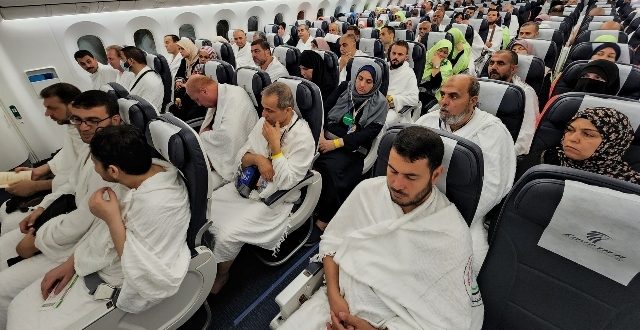 مصر للطيران نسير 11 رحلة جوية لإعادة حجاج بيت الله الحرام