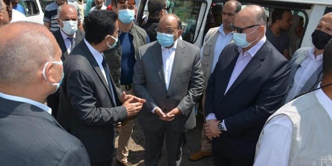 وزير التنمية المحلية يتفقد موقفى الألف مسكن وعبدالمنعم رياض