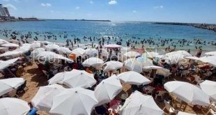 "شواطئ الاسكندرية" ترفع الرايات الصفراء وتطالب المواطنين توخى الحذر