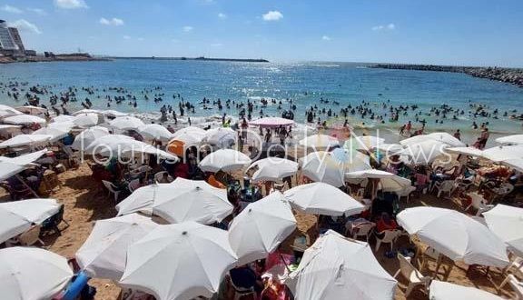 "شواطئ الاسكندرية" ترفع الرايات الصفراء وتطالب المواطنين توخى الحذر