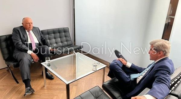 وزير الخارجية يلتقي المبعوث الرئاسي الأمريكي الخاص للمناخ