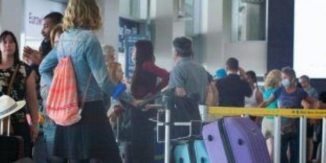 فوضى عارمة في المطارات الأوروبية .. إلغاء رحلات طيران وطوابير انتظار طويلة