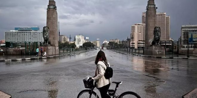 مصر تسمح للأجانب والمصريين بالتصوير الشخصي بالأماكن العامة مجاناً