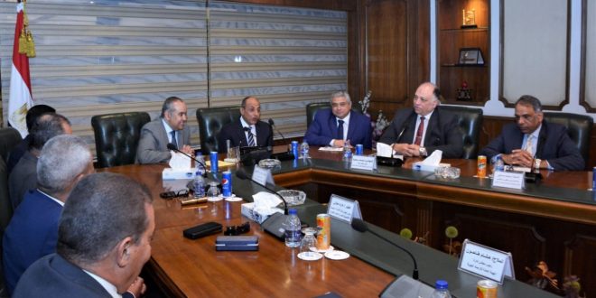 وزير الطيران : جودة الخدمات والارتقاء بالعنصر البشري في مقدمة الأولويات