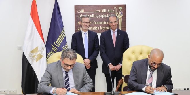 طلعت يشهد توقيع اتفاقية لإنتاج هواتف Nokia فى مصر مع EAI 