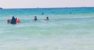 الصعايدة يودعون مصايف الإسكندرية بالدموع