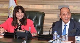 وزيرا الطيران المدنى والهجرة يبحثان تقديم تيسيرات ومحفزات للمصريين بالخارج