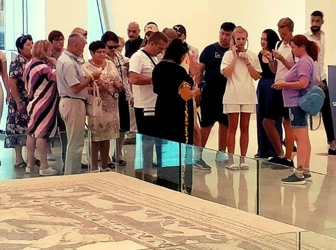 احتفالات متواصلة بمتحف شرم الشيخ بمرور 200 عامًا على فك رموز حجر رشيد