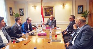 وزير قطاع الأعمال العام يتابع موقف مشروع إنتاج السيارة الكهربائية