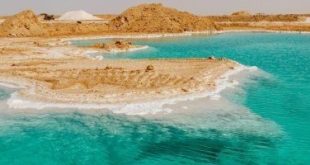 مجلة أفريقيا ريبيستا تنصح سياح العالم بزيارة احواض الملح بواحة سيوة