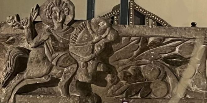 وزارة السياحة تكشف عن القطع الأثرية الفائزة خلال شهر أكتوبر بالمتاحف