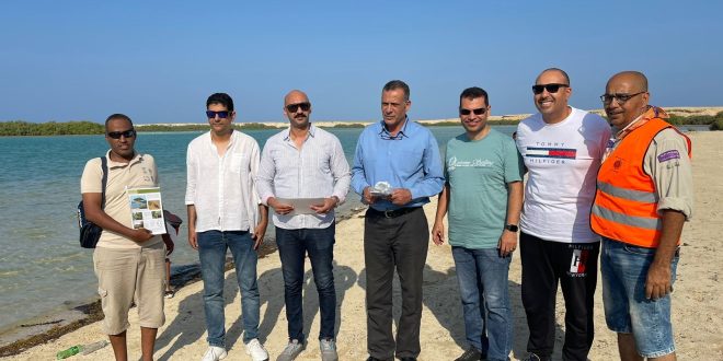 حزب الشعب الجمهورى ينظم حملة نظافة بشاطئ القلعان جنوب مرسى علم