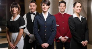 انتهاكات واسعة بأجور عمال القطاع السياحي وتحايل للهروب من حد الأجور الأدنى