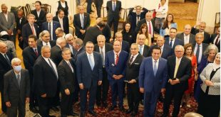 هشام بدر يتسلم وسام الشمس المشرقة "النجمة الذهبية والفضية" من اليابان