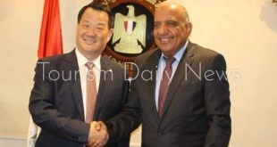 وزير قطاع الأعمال العام يبحث مع مجموعة "CNBM" الصينية فرص التعاون المشترك