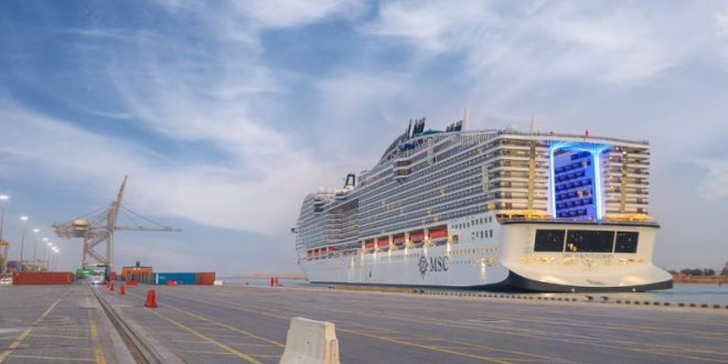 "موانئ دبي العالمية السخنة" تستقبل أحدث سفينة سياحية صديقة للبيئة بالعالم