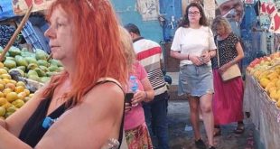 الغردقة تبدأ نقل بائعي الخضار والفواكه بسوق الدهار إلى موقعه الجديد