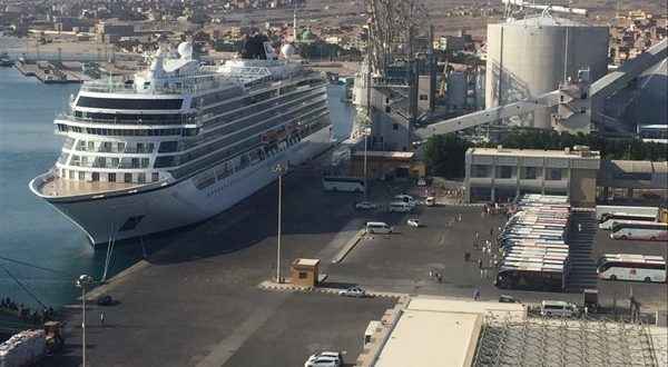 11 سفينة على أرصفة موانئ البحر الاحمر وتداول 14000 طن بضائع عامة