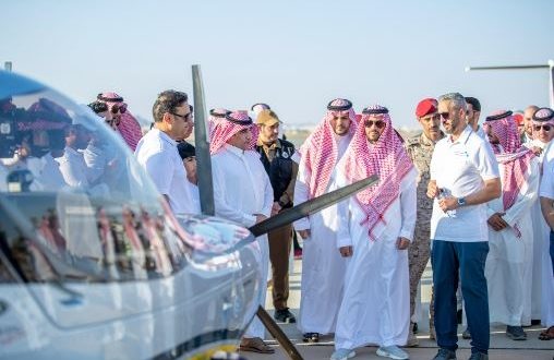 عروض للطيران الشراعي بمشاركة 5 طيارين سعوديين في نادي الأحساء