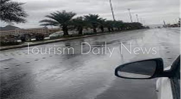سقوط أمطار على مرسى علم ومدن جنوب البحر الأحمر