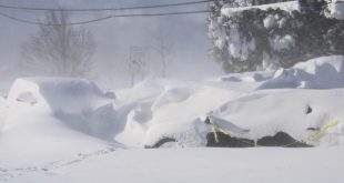 إليوت تضرب معظم أنحاء الولايات المتحدة وتلغي آلاف الرحلات الجوية