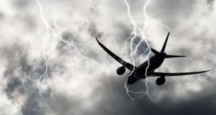 11 حالة خطيرة من بين 36 مصاباً في تعرض طائرة أمريكية لاضطرابات جوية