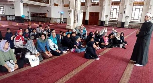 وفود سياحية من الجزائر وألمانيا تزور مسجدي آل الدقاق والميناء بالغردقة