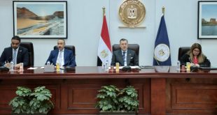 وزير السياحة يجتمع مع ممثلي اللجنة النقابية للعاملين بهيئة التنشيط