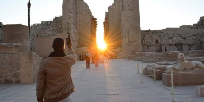 تعامد الشمس على معابد الكرنك بالأقصر ومعبد قصر قارون بالفيوم