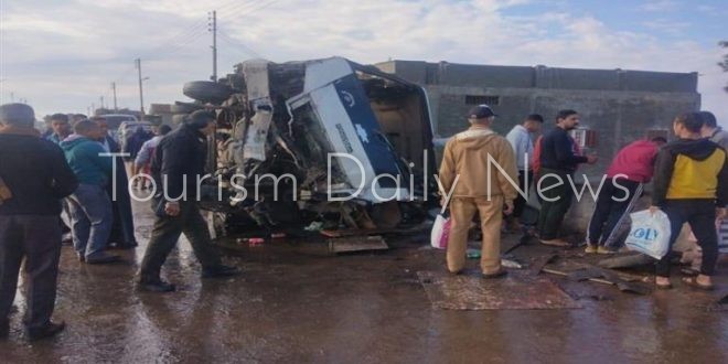 إصابة 18 عاملاً في إنقلاب سيارة ميني باص على طريق جمصة المنصورة