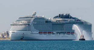 في أول رحلة سياحية في الشرق الأوسط .. إم إس سى ورلد يوروبا تصل ميناء راشد