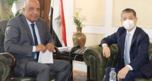 وزير قطاع الأعمال يعرض على السفير الصيني بالقاهرة الفرص الاستثمارية