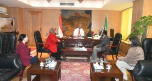 محافظ الفيوم يبحث مع مدير عام آثار سبل نشر الوعي الأثري بالمدارس والجامعات