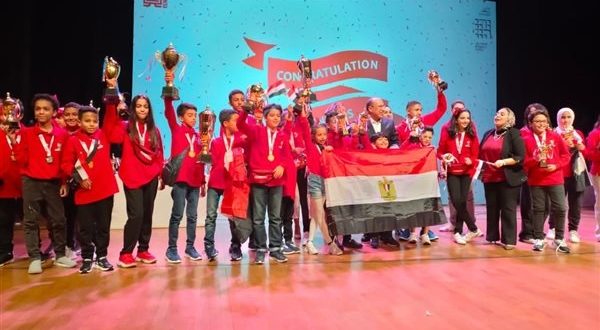 3 طلاب مصريين يحتلون المركز الأول عالمياً لـ«العباقرة» بالأمارات