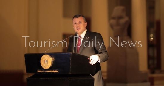 أحمد عيسى وزير السياحة والآثار